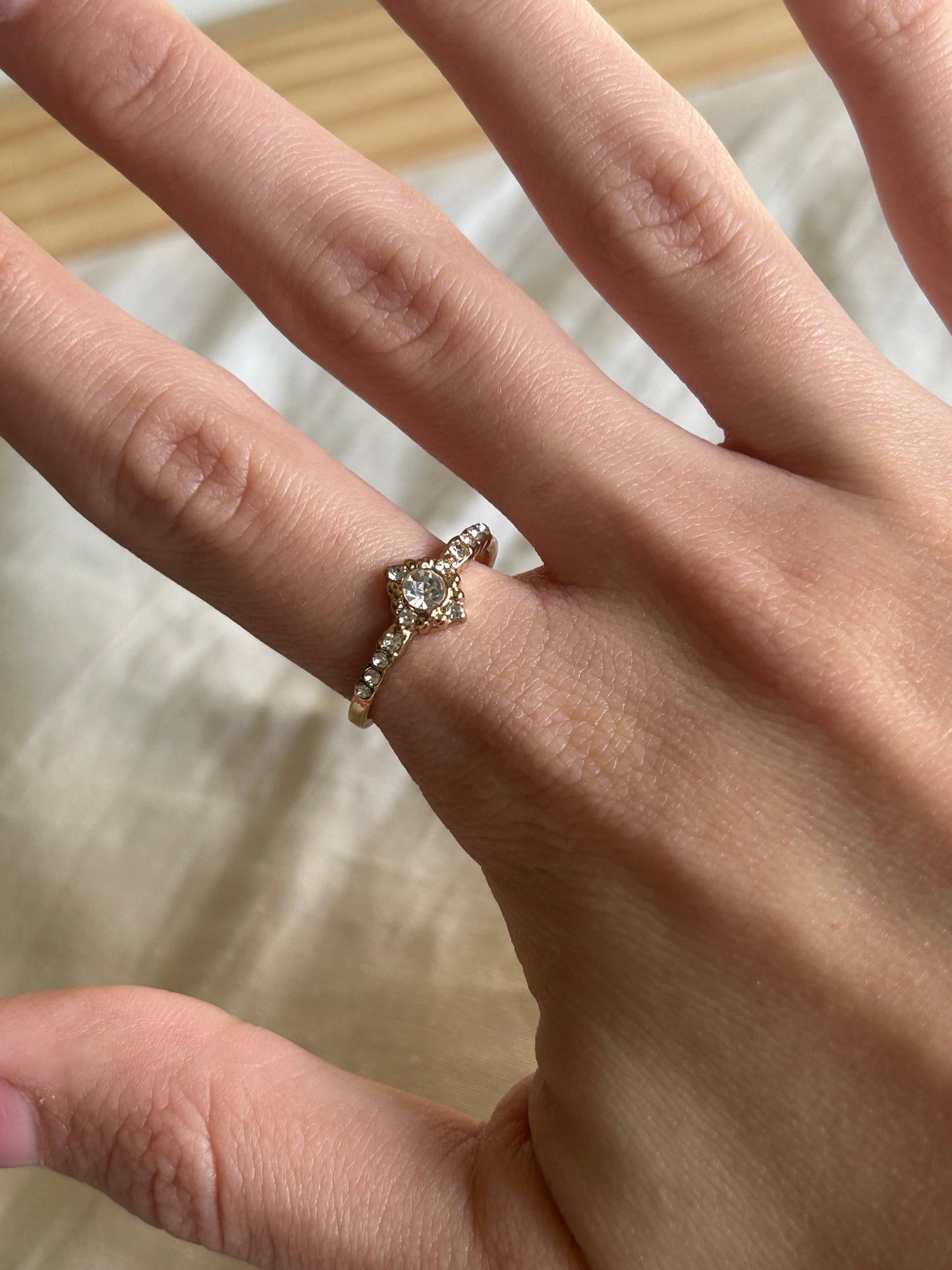 gold ring {size 7 1/2}