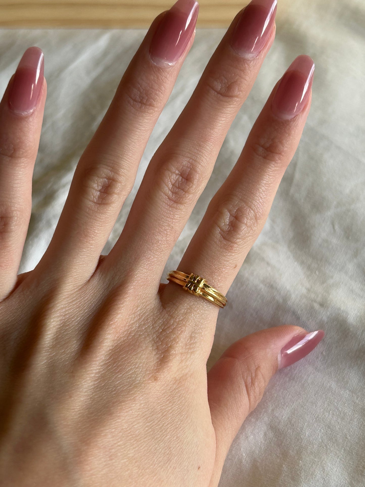 gold ring {size 6}