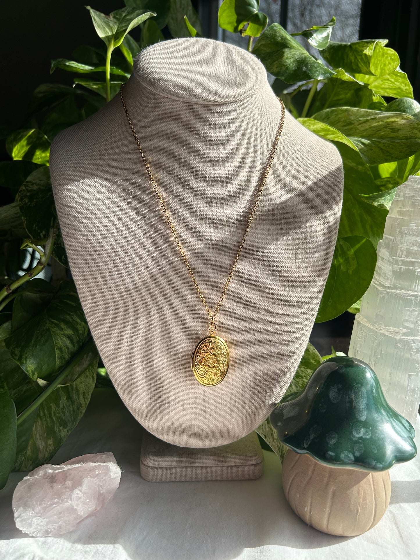 oval lockets